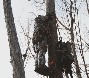 Saddle Hunting Gear: Whitetail Hunting Strategies - Skre Gear